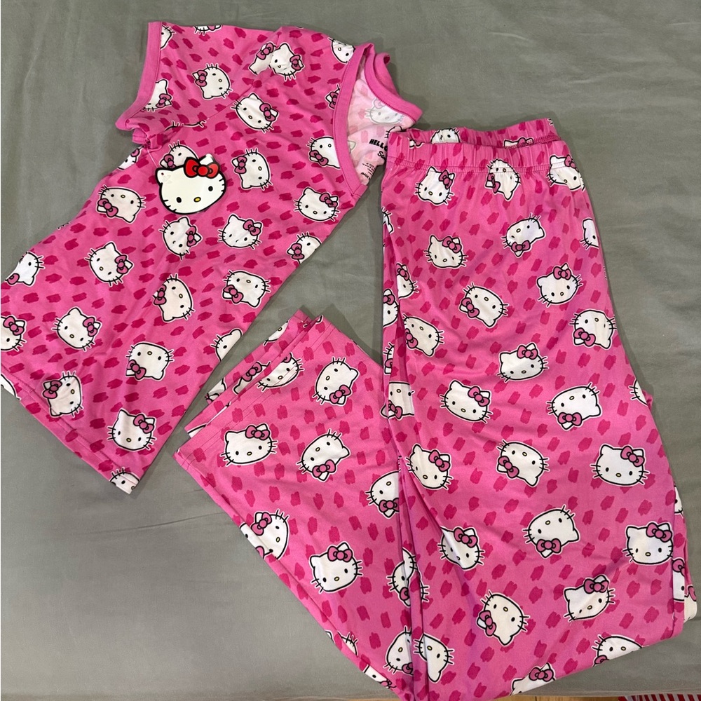 Hello Kitty' Pink Printed Pajama Set